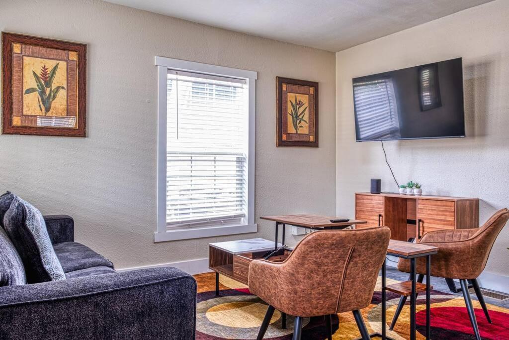 Вилла 4Br Victorian Walk To Uc Davis & Shriner Med Cen Сакраменто Экстерьер фото