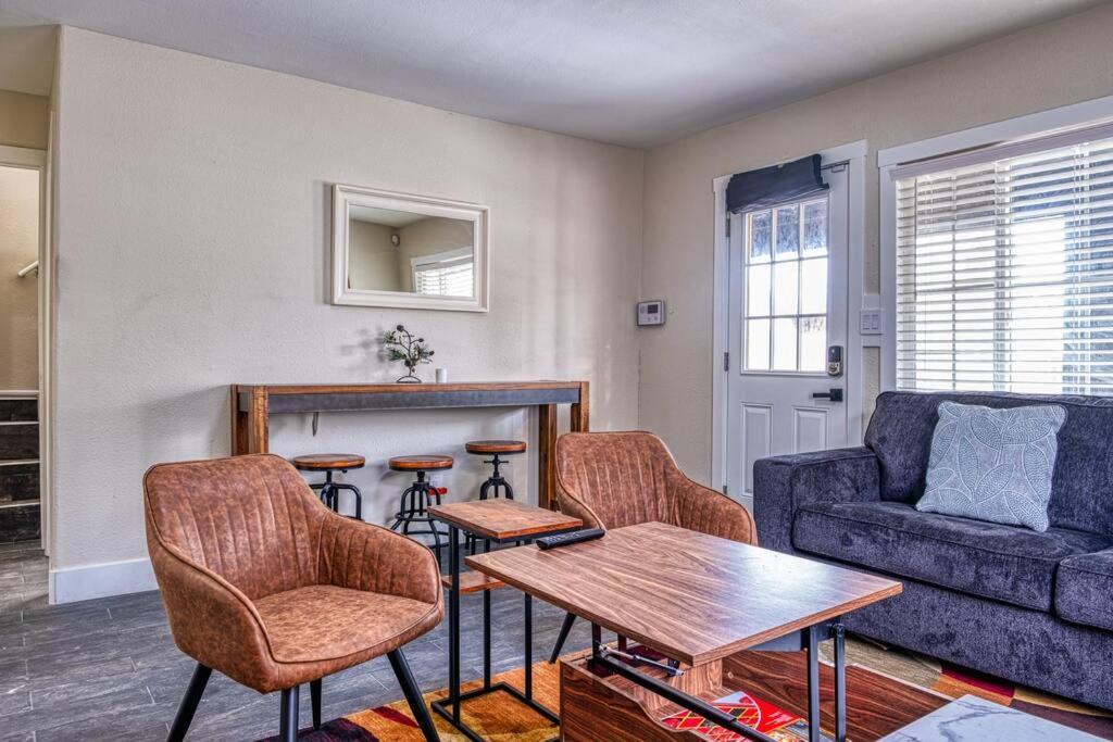 Вилла 4Br Victorian Walk To Uc Davis & Shriner Med Cen Сакраменто Экстерьер фото